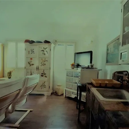 Rena's In Naxos 펜션 *